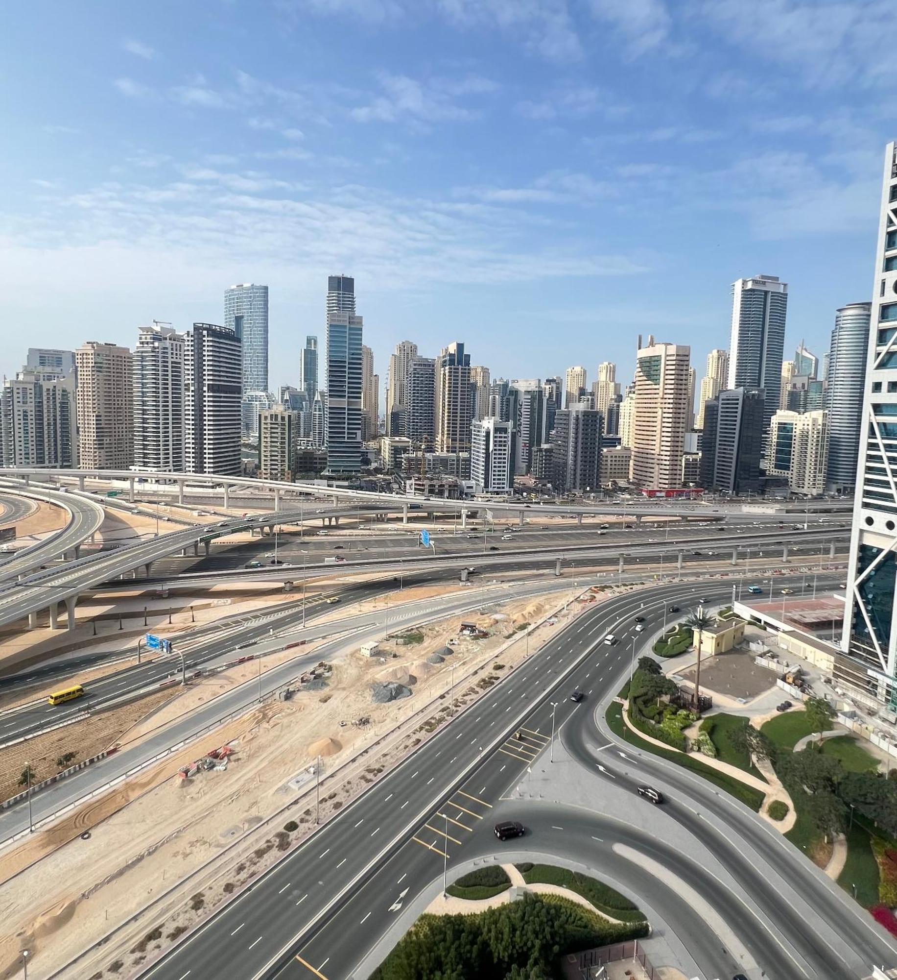 Jumeirah Towers Apartment *